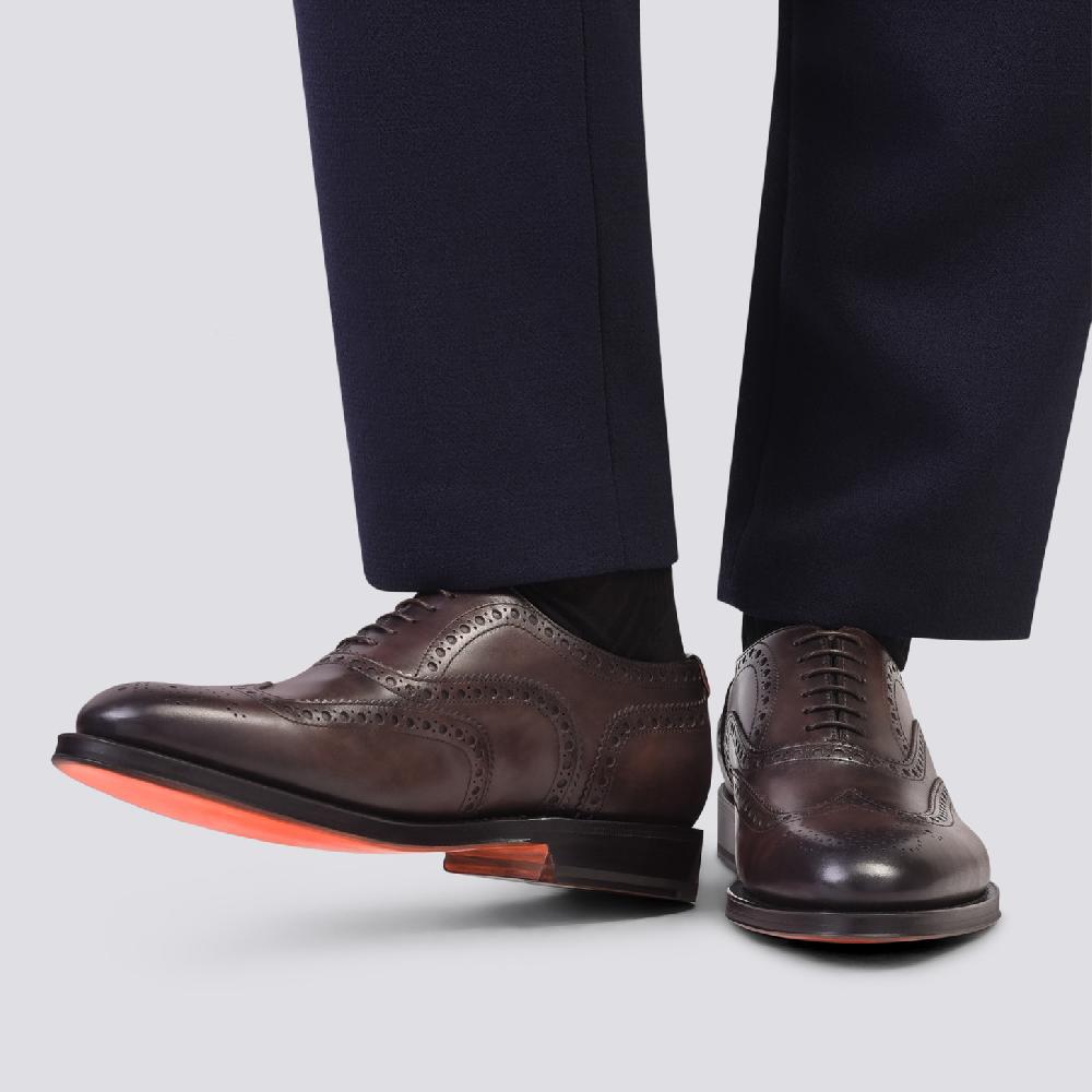 Santoni Stringata oxford brogue da uomo in pelle anticata marrone 2025