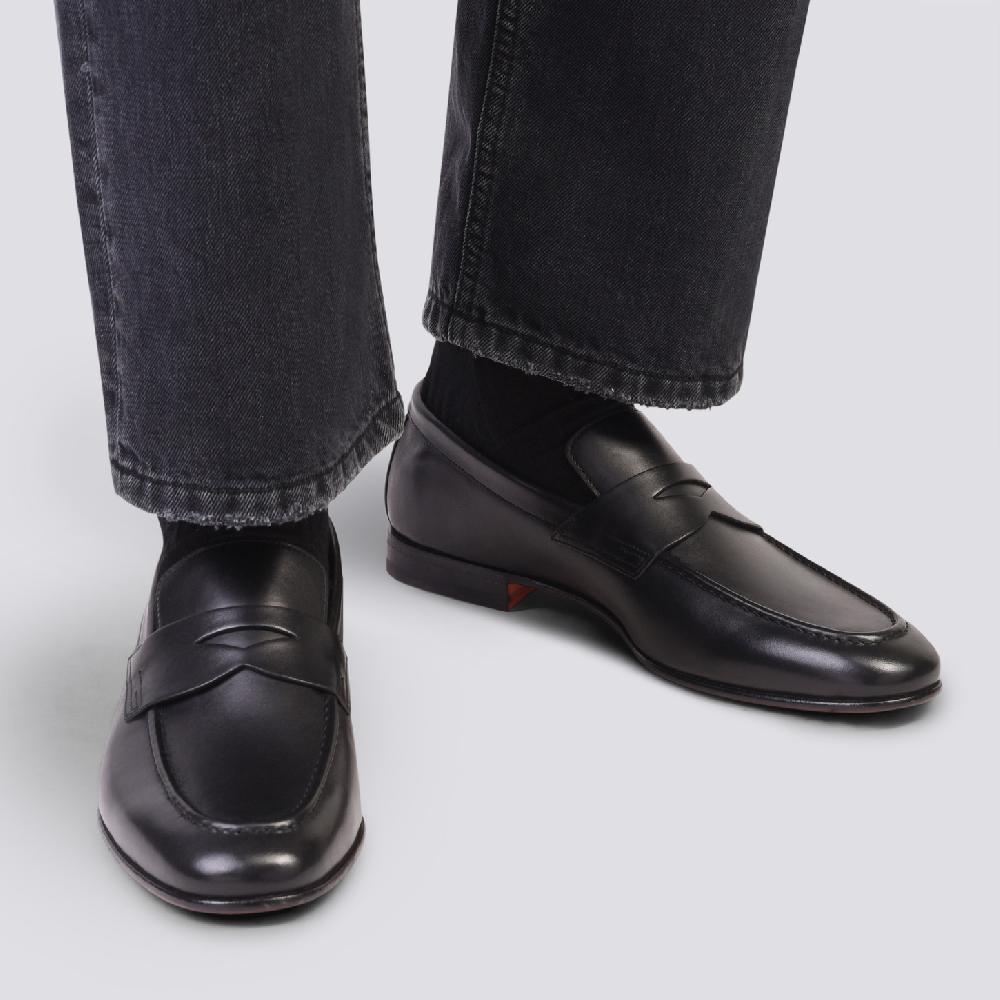 Santoni Mocassino penny da uomo in pelle anticata nera Sottocosto
