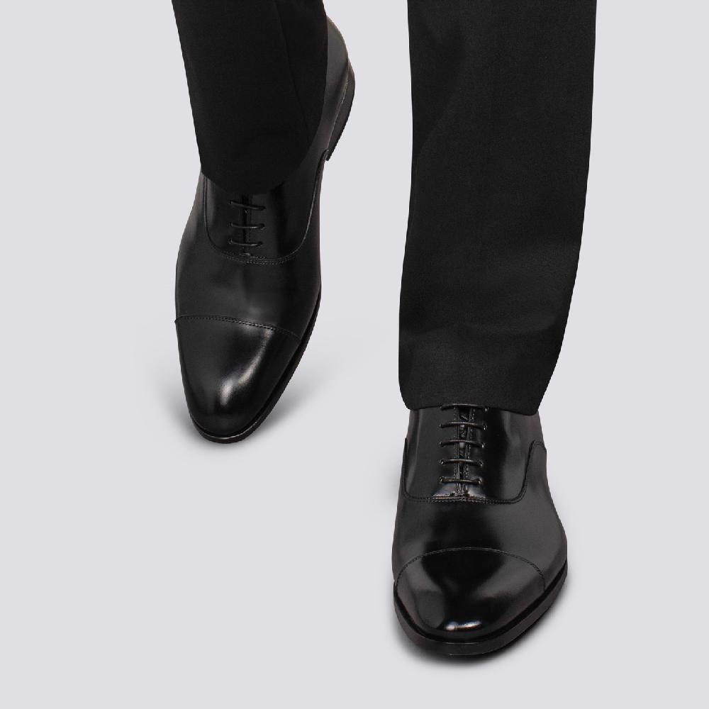 Santoni Stringata oxford da uomo in pelle anticata nera Presa