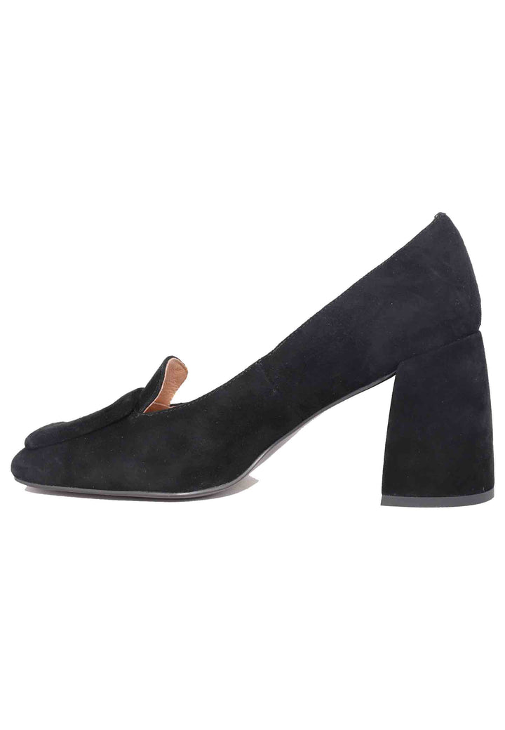 Spatarella Mocassini donna in camoscio nero con punta quadra e fibbia in tinta Marla Moda