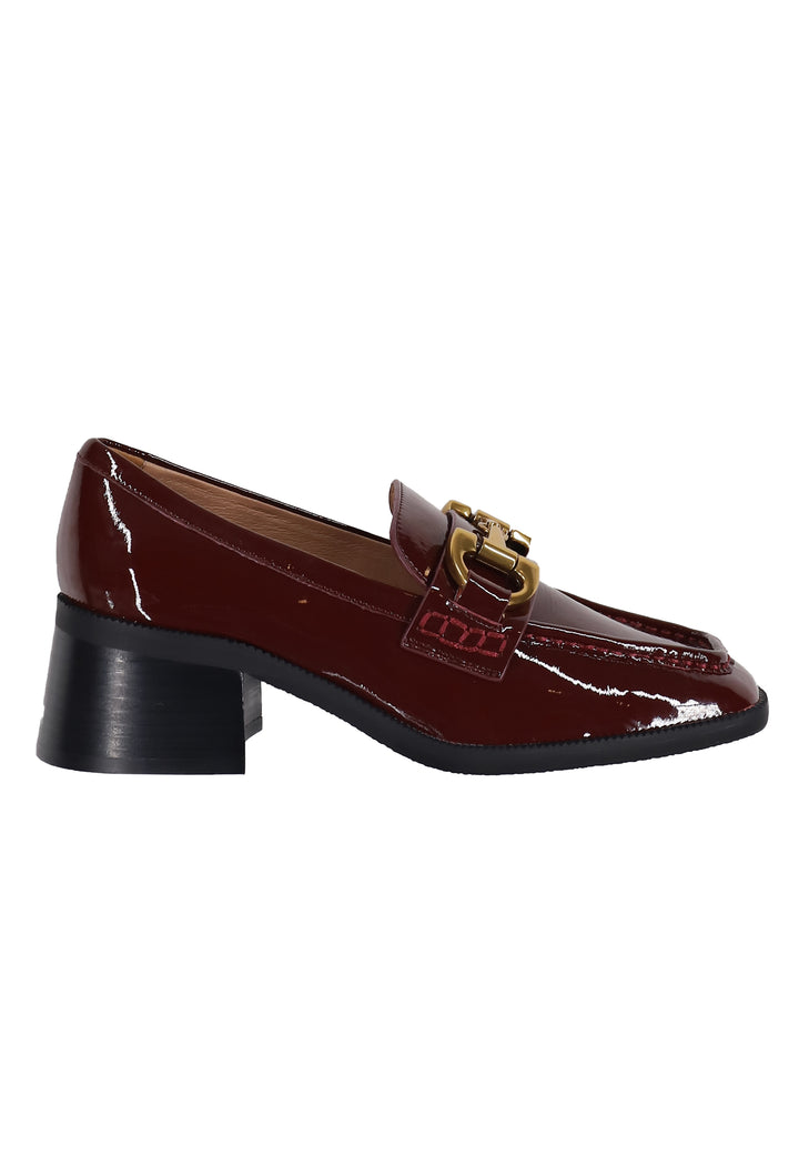 Spatarella Mocassini donna in pelle bordeaux lucida con morsetto in oro Tiana 2025