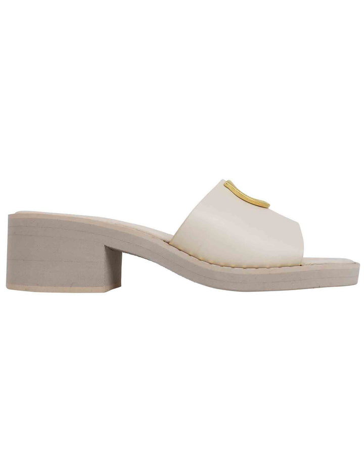 Spatarella Sandali donna in pelle off white con borchia oro e suola in gomma ultra leggera