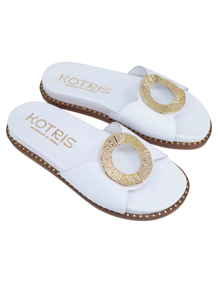Spatarella Sandali donna flat in pelle bianca con fussbett e fibbia in oro Promozione Limitata