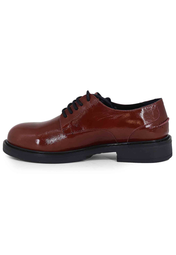 Spatarella Stringate donna in pelle naplack bordeaux con suola in gomma e tacco basso Acquista Ora