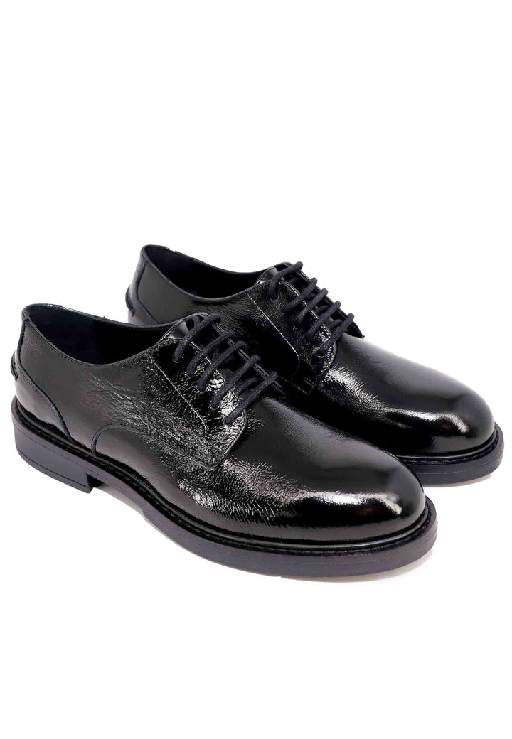 Spatarella Stringate donna in pelle naplack nero con suola in gomma e tacco basso Consegna Veloce