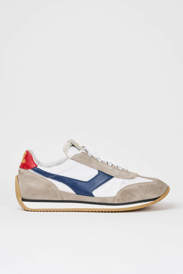 Spatarella Sneakers uomo Trainer '74 in camoscio beige e tessuto 01 In Linea