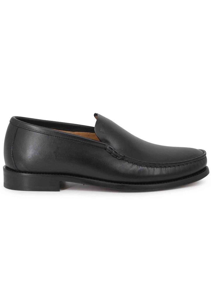 Spatarella Mocassini uomo in pelle nera con patta liscia e suola in cuoio cucita