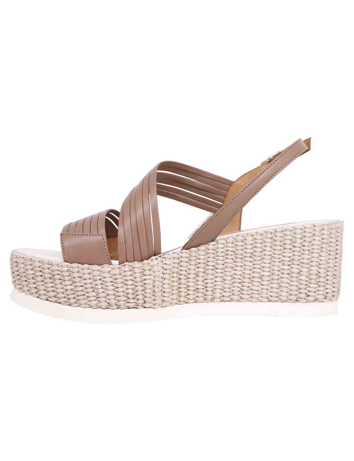 Spatarella Sandali slingback donna in pelle taupe con zeppa bassa fasciata in tessuto Moda