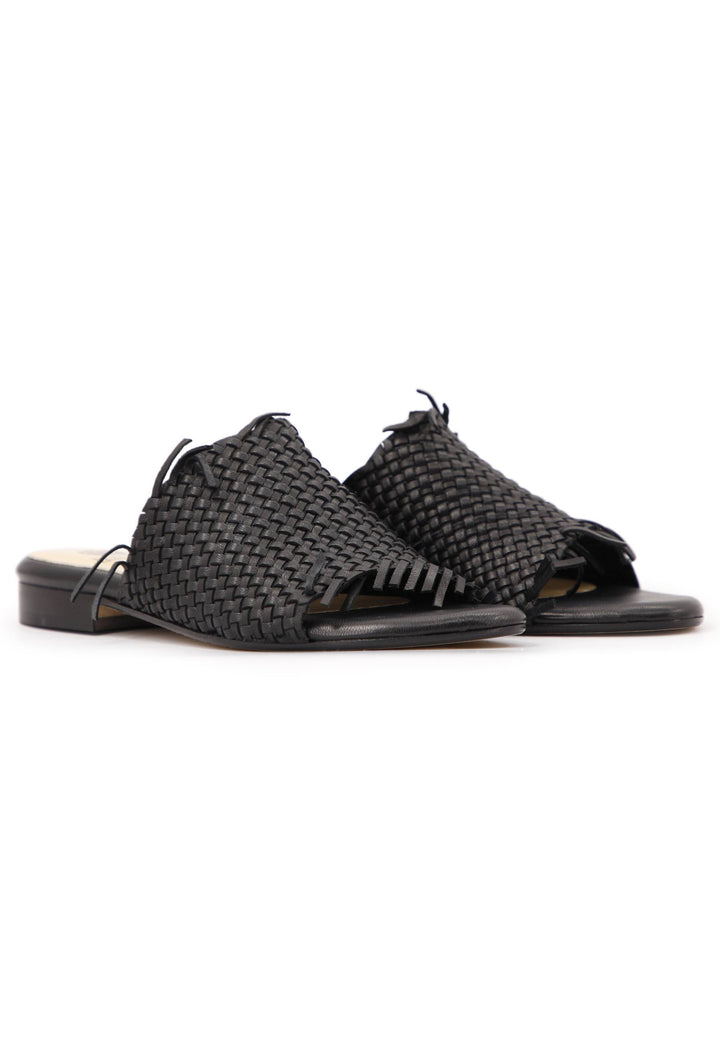 Spatarella Sandali bassi donna in pelle intrecciata nera Fino al 50% di sconto