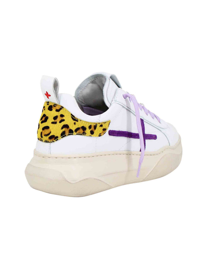 Spatarella Sneakers donna in pelle bianca con riporti in contrasto Sconto