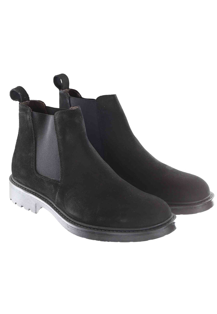 Spatarella Stivaletti chelsea boot uomo in camsocio nero con suola carrarmato In vendita