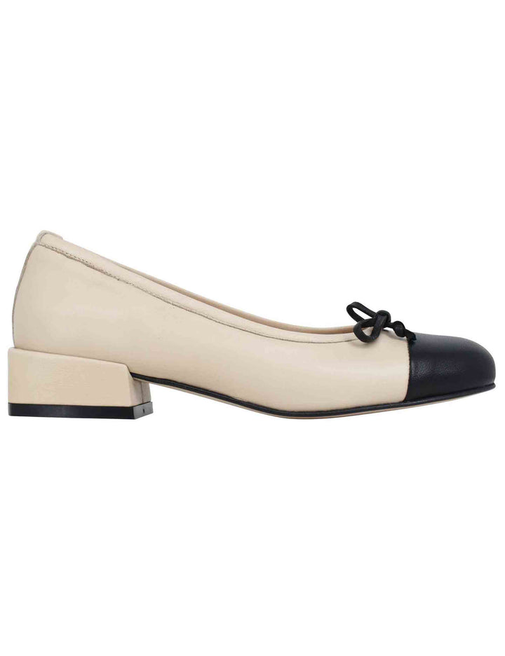 Spatarella Ballerine donna in pelle beige con puntale e fiocco nero Latest stili