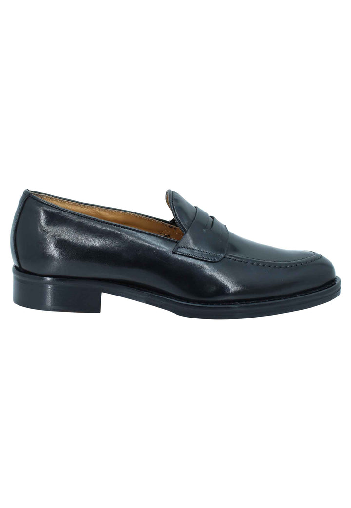Spatarella Mocassini uomo in pelle nera con punta affusolata e suola in cuoio Fino al 60% di sconto