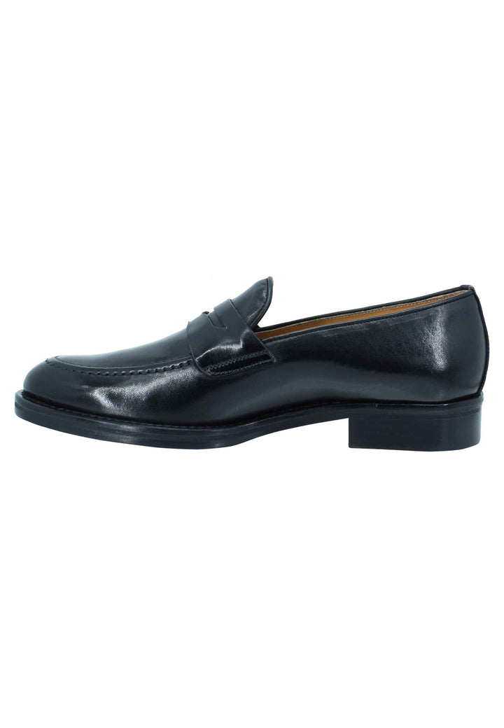 Spatarella Mocassini uomo in pelle nera con punta affusolata e suola in cuoio Fino al 60% di sconto