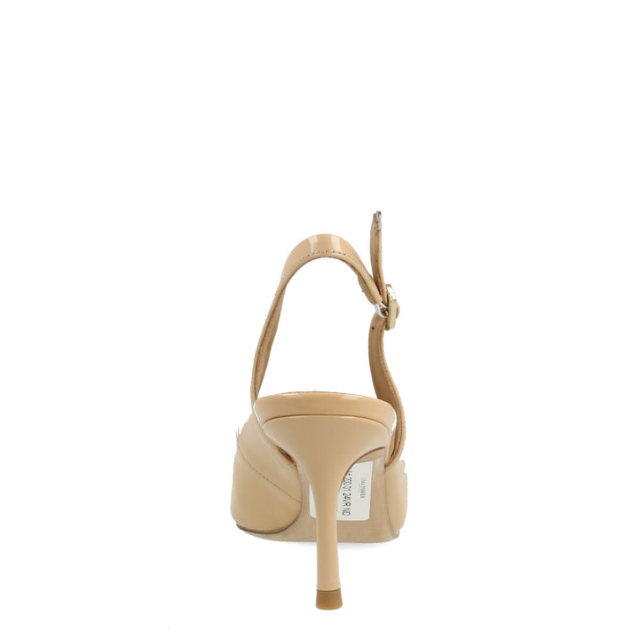Uma Parker Chanel in Vernice Nude Moda