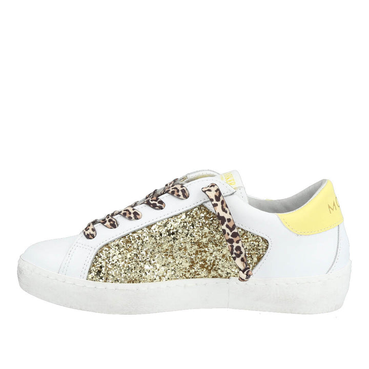 Uma Parker SuperMoon Yellow Lights Presa