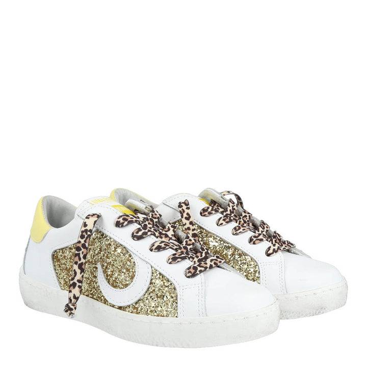 Uma Parker SuperMoon Yellow Lights Presa