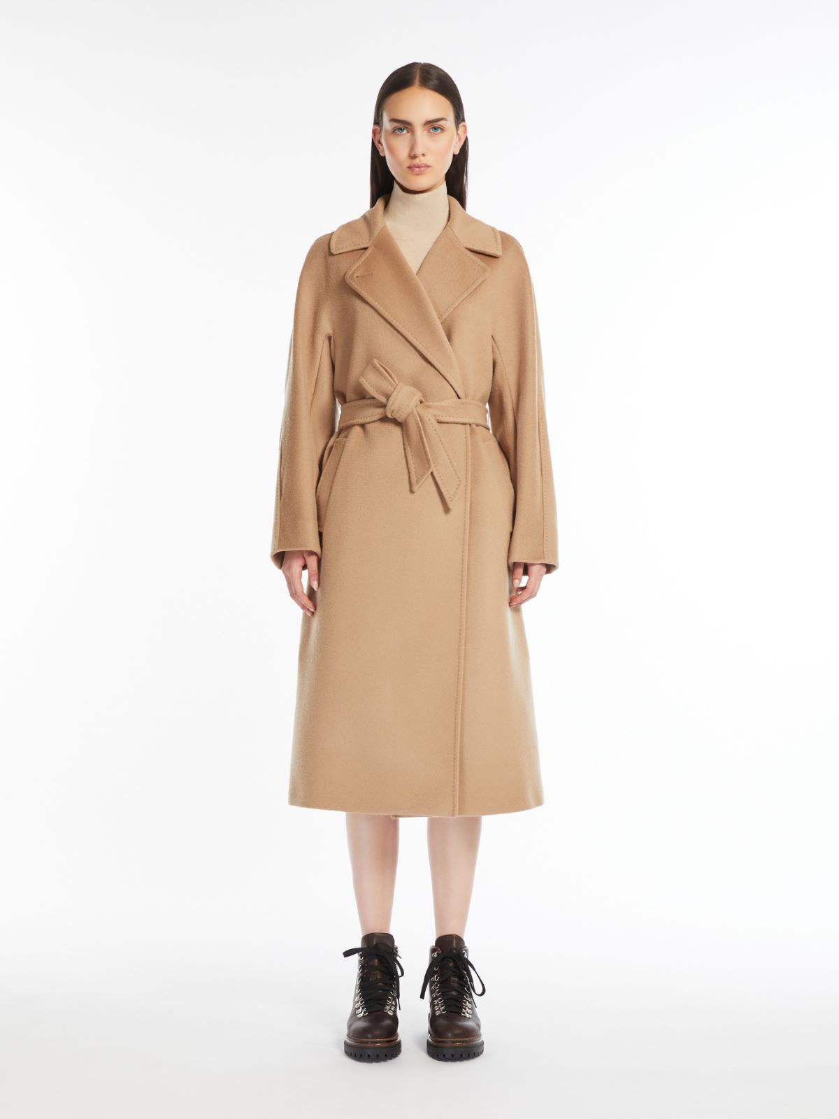 Weekend Cappotto in lana con cintura In Vendita