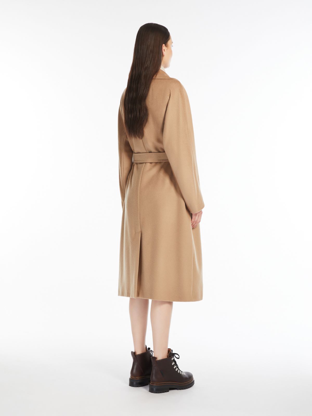 Weekend Cappotto in lana con cintura In Vendita