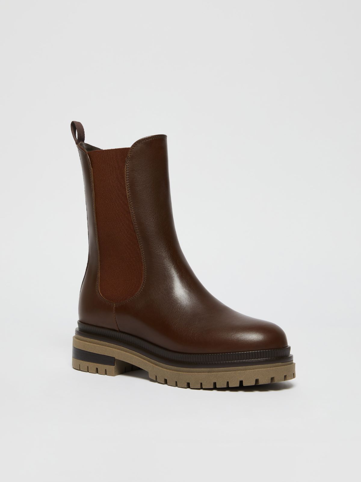 Weekend Ankle boot in pelle semilucida Hotsell