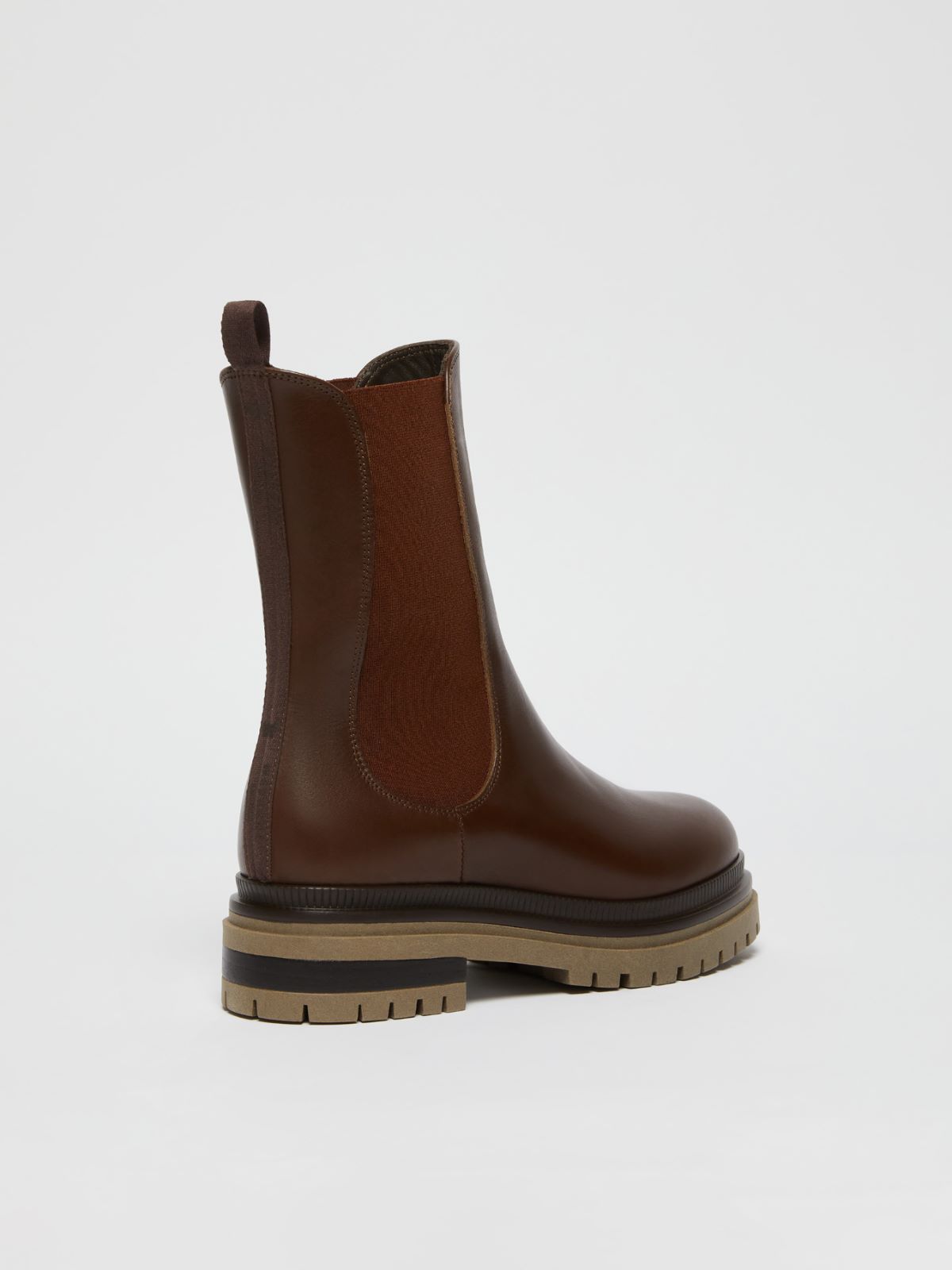 Weekend Ankle boot in pelle semilucida Hotsell