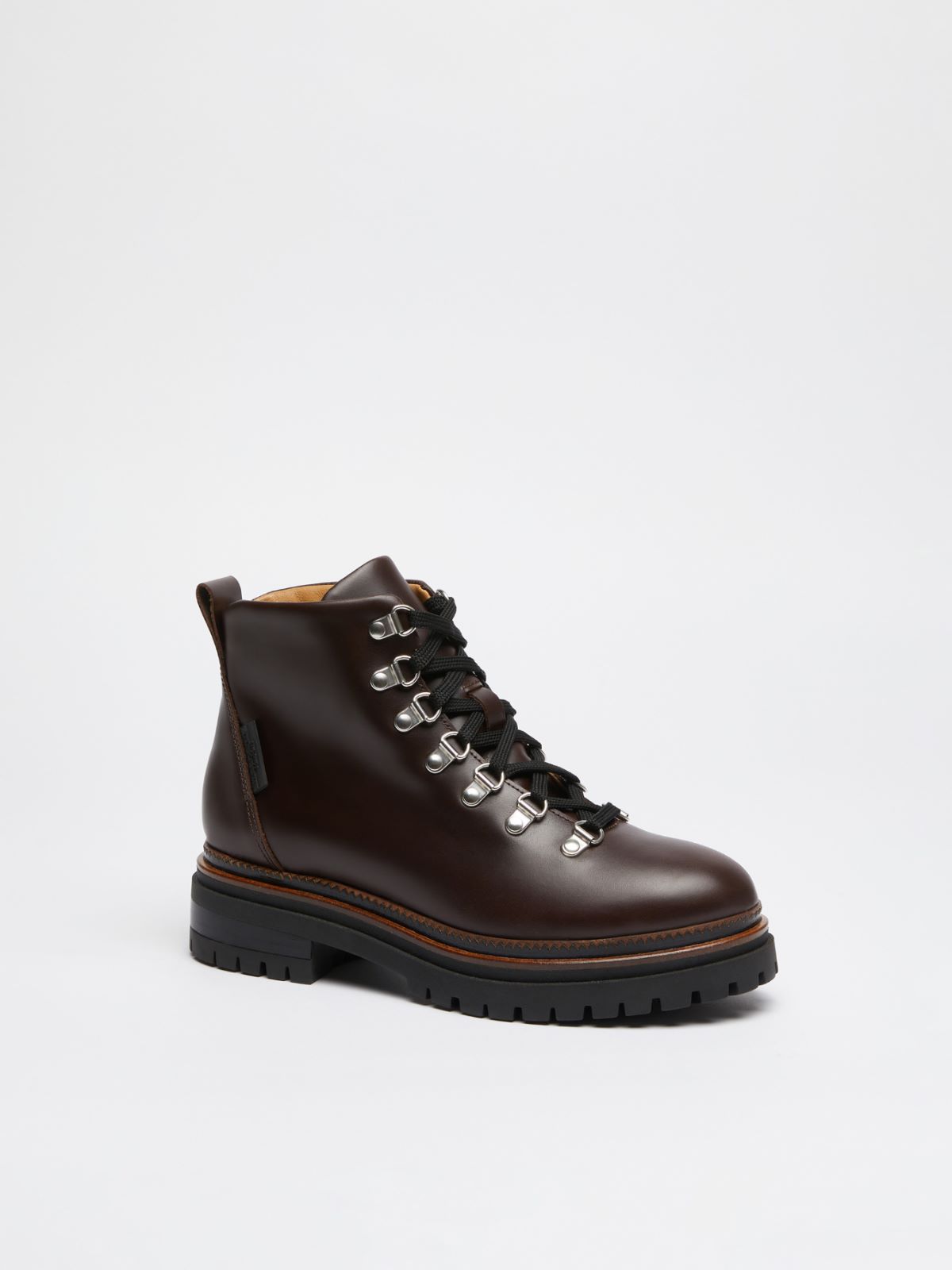 Weekend Stivaletto in cuoio Saldi Di Fabbrica