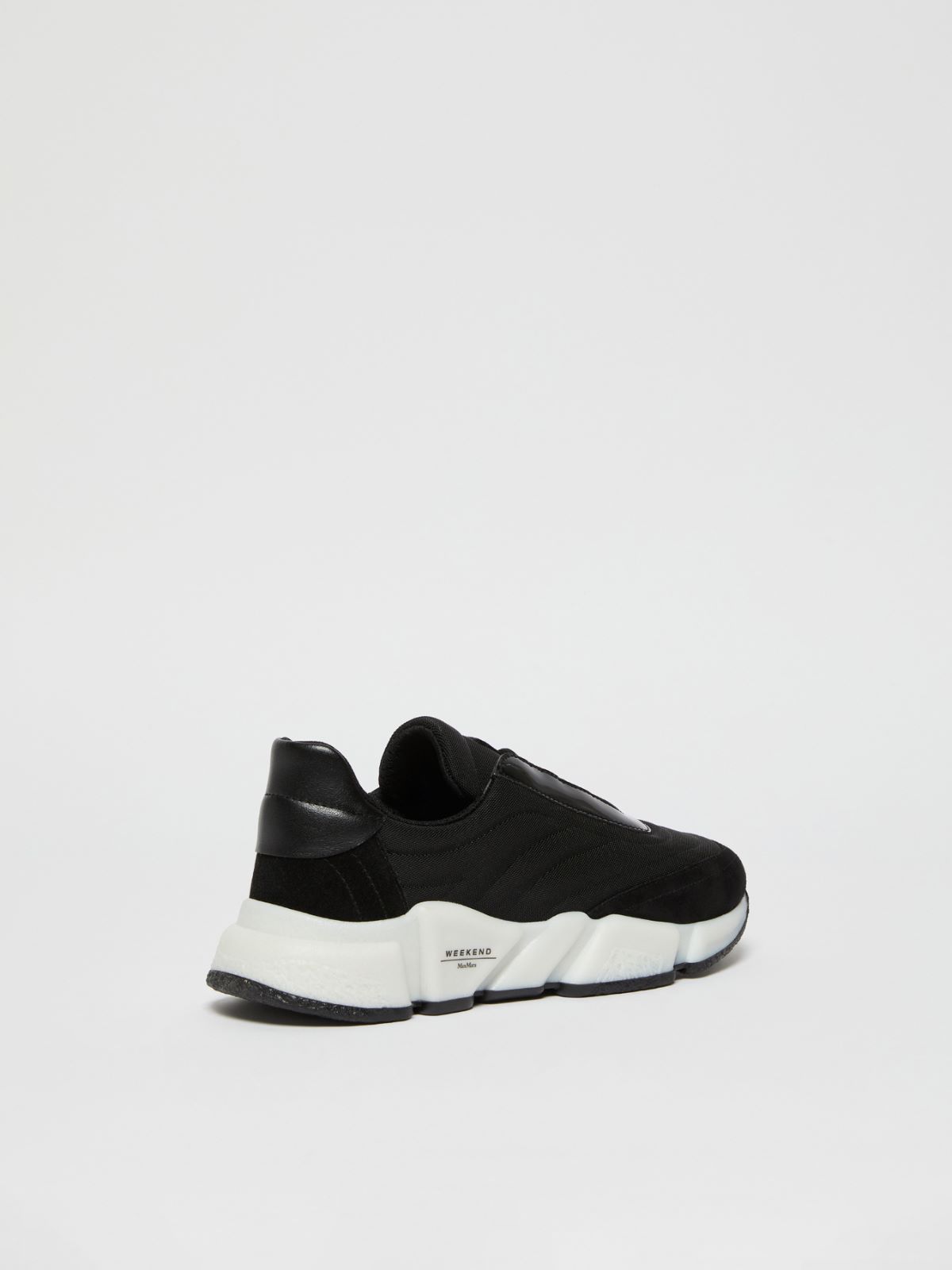Weekend Running in nylon vernice e pelle 2025