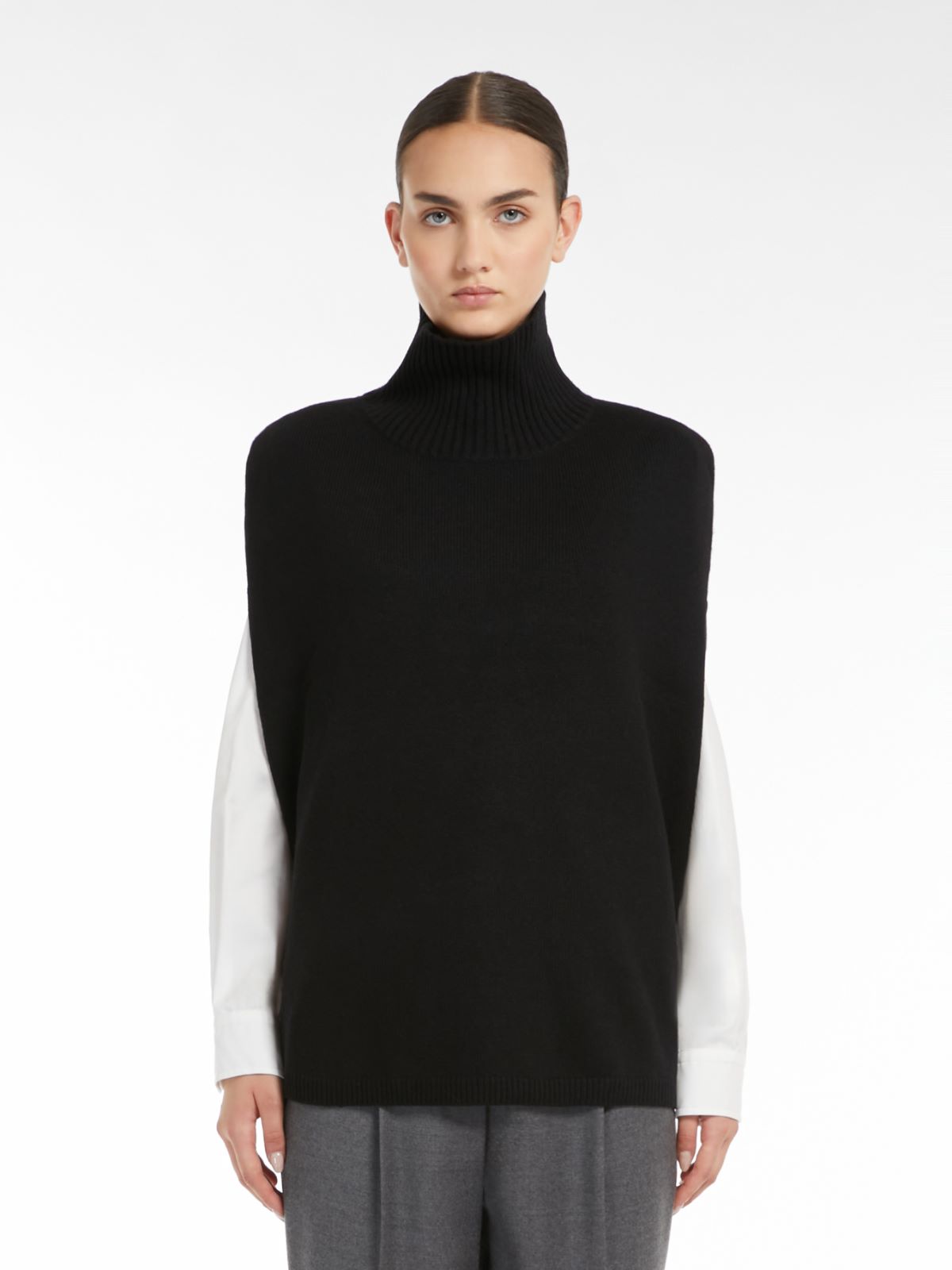 Weekend Poncho dolcevita in cachemire Saldi
