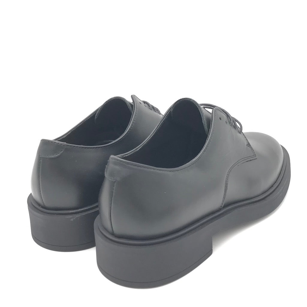 Zulian Calzature Allacciata in pelle nera Promozione Limitata