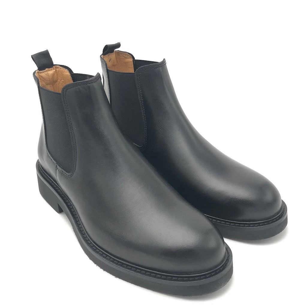 Zulian Calzature Stivaletto beatles in pelle nera 2025