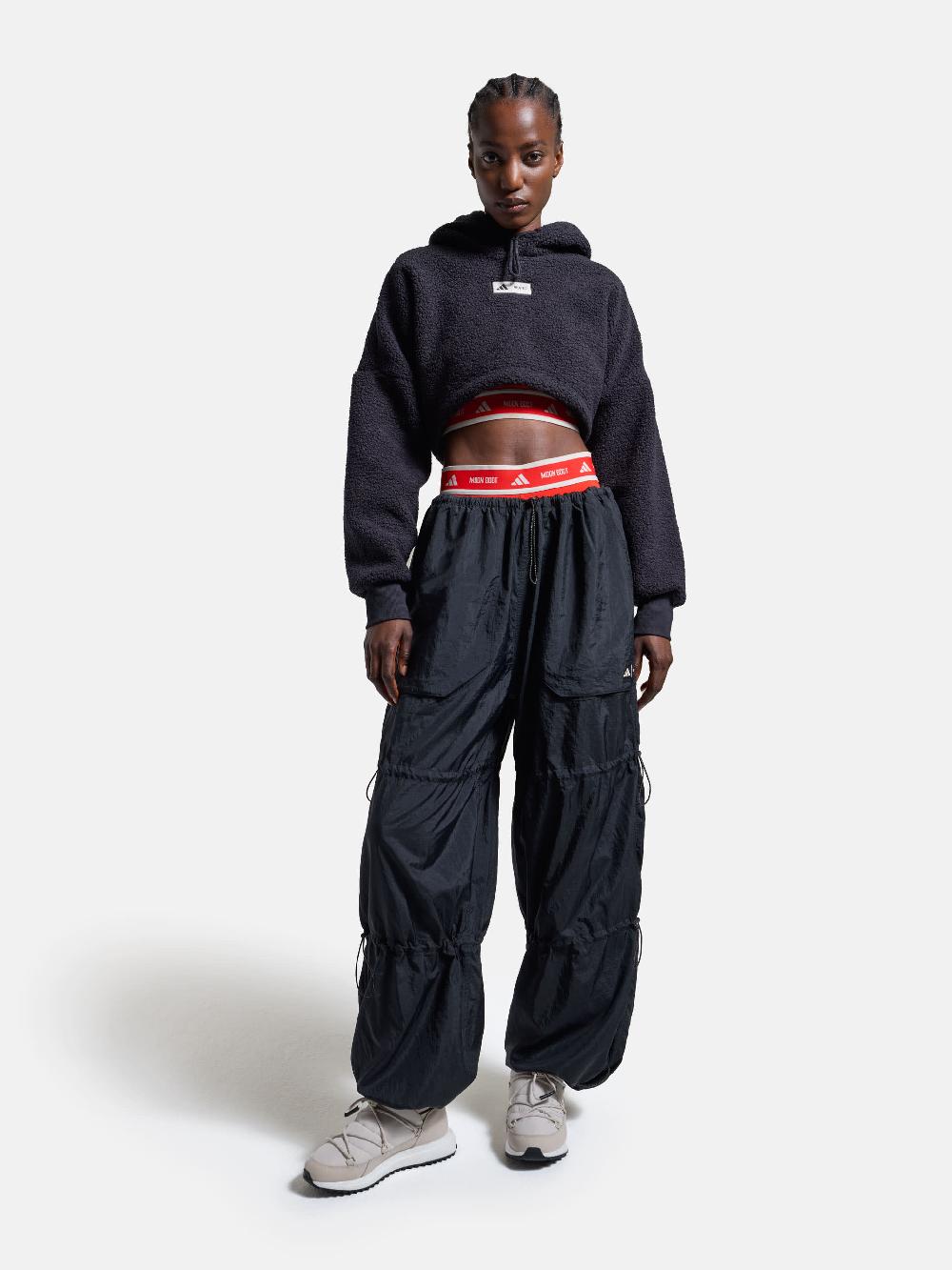 Moon Boot Felpa cropped nera con cappuccio adidas x Moon Boot Acquista Ora