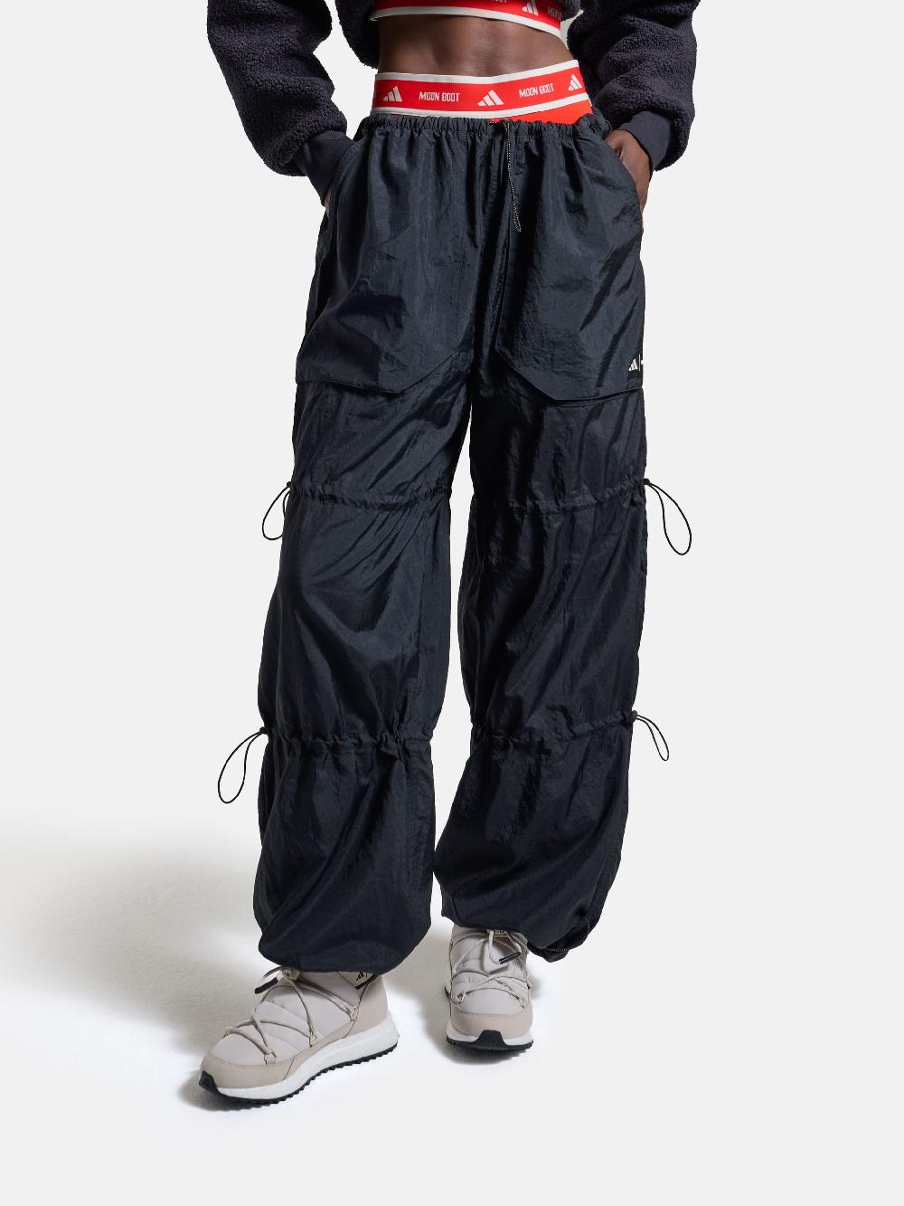 Moon Boot Pantaloni Parachute neri adidas x Moon Boot Negozio
